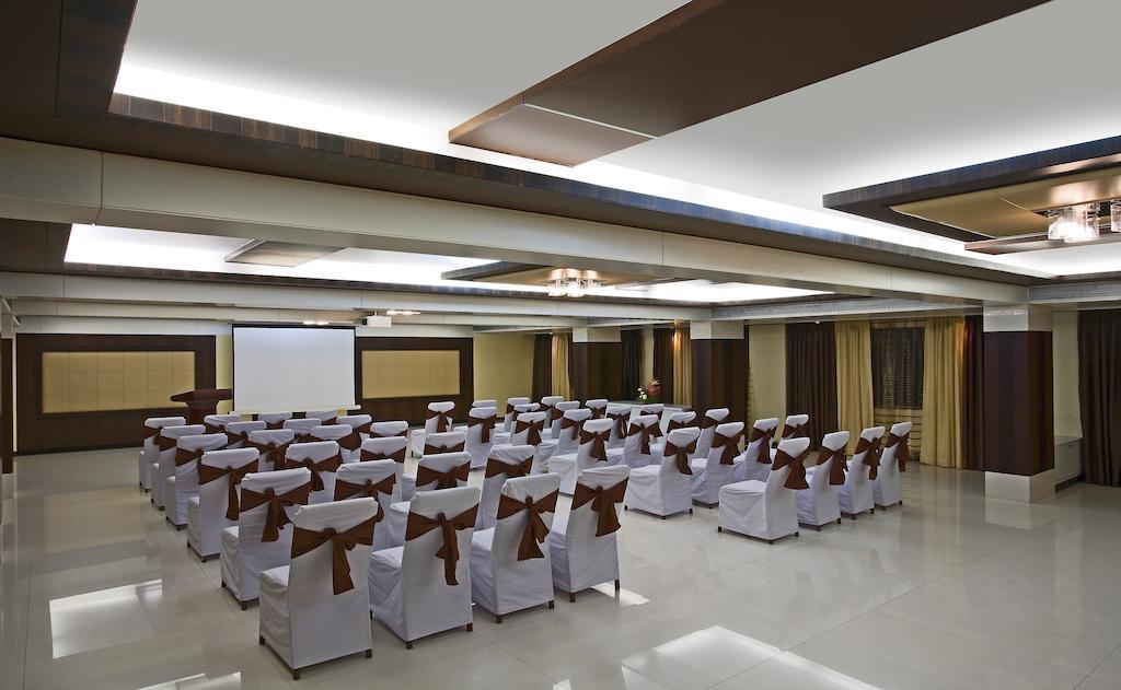 Kapila Business Hotel Пуна Экстерьер фото